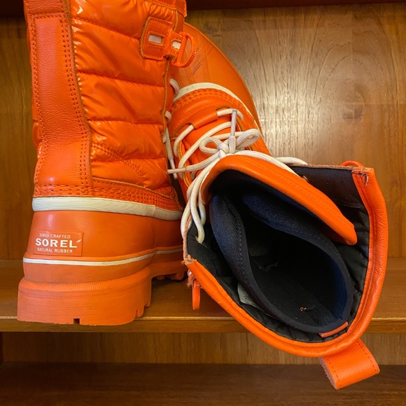 Orange Sorel winter boots size 10 US women's - Picture 9 of 9